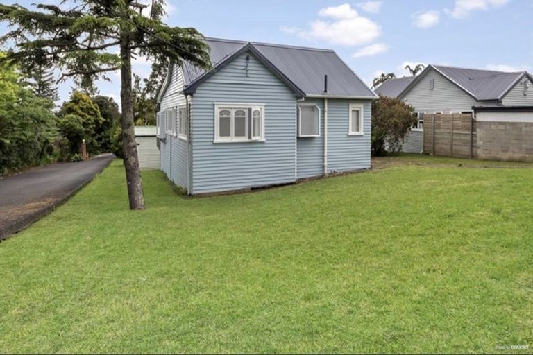 Photo of property in 249 Golf Road, Titirangi, Auckland, 0604