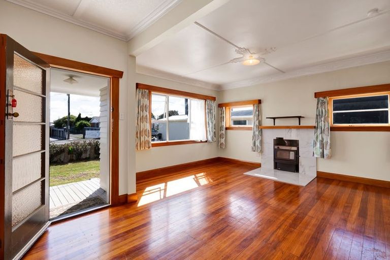 Photo of property in 24 Morrissey Street, Hawera, 4610