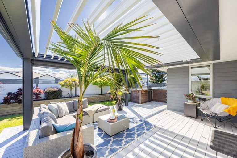 Photo of property in 2 Aparima Place, Awatoto, Napier, 4110