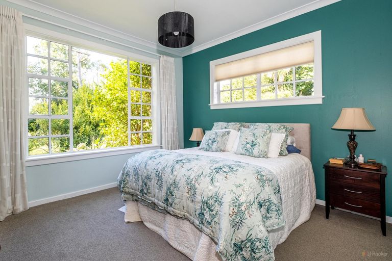 Photo of property in 72 Timaru Road, Waimate, 7924