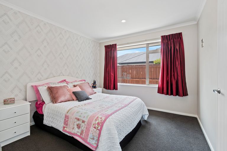 Photo of property in 19 Stationmasters Way, Prebbleton, 7604