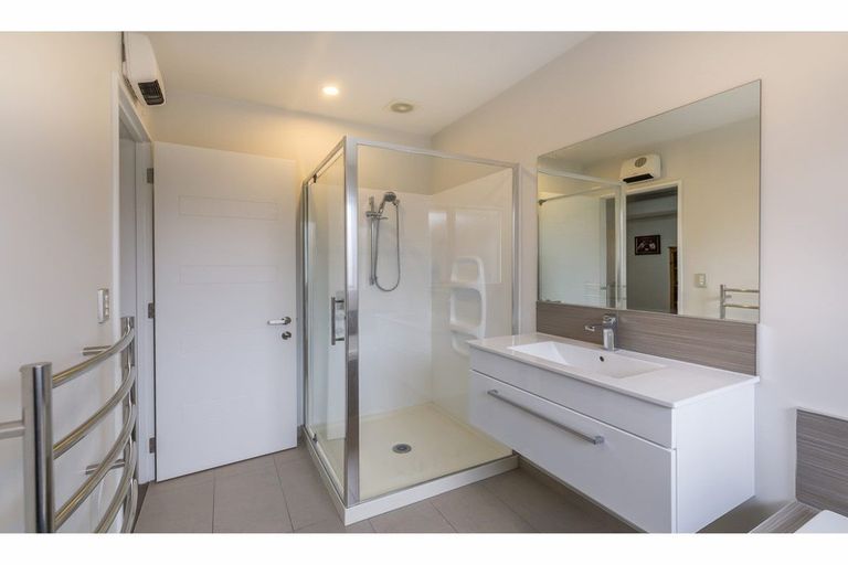 Photo of property in 18 Mcdermott Place, Halswell, Christchurch, 8025