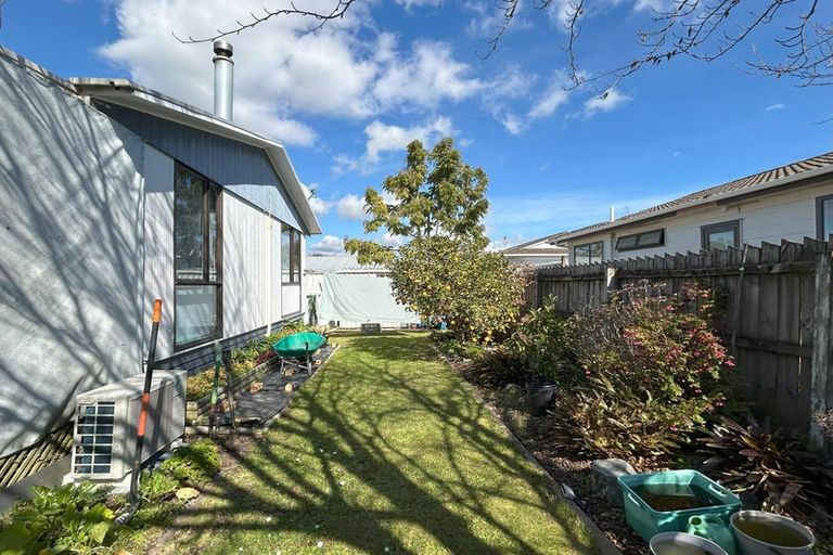 Photo of property in 2/141 Carnoustie Drive, Wattle Downs, Auckland, 2103