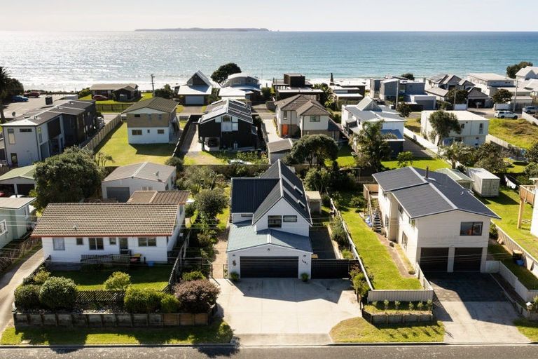 Photo of property in 1281 Papamoa Beach Road, Papamoa Beach, Papamoa, 3118