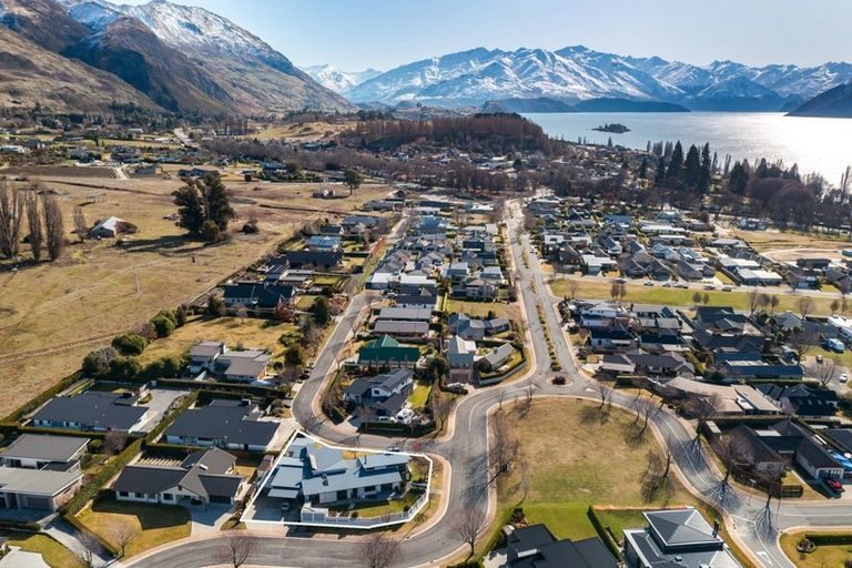 Photo of property in 40 Kelliher Drive, Wanaka, 9305