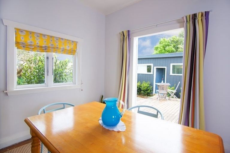 Photo of property in 46 Awaroa Road, Helensville, 0800