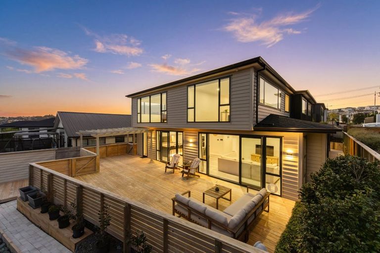 Photo of property in 36 Longshore Drive, Long Bay, Auckland, 0630