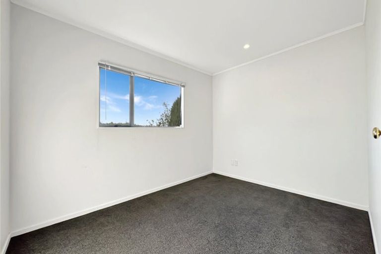 Photo of property in 2/28a Marlborough Avenue, Glenfield, Auckland, 0629