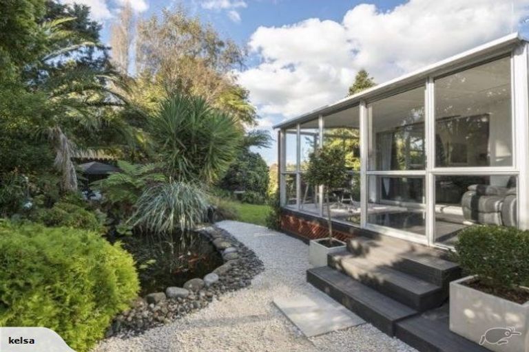 Photo of property in 13 Parkdale Place, Glenview, Hamilton, 3206