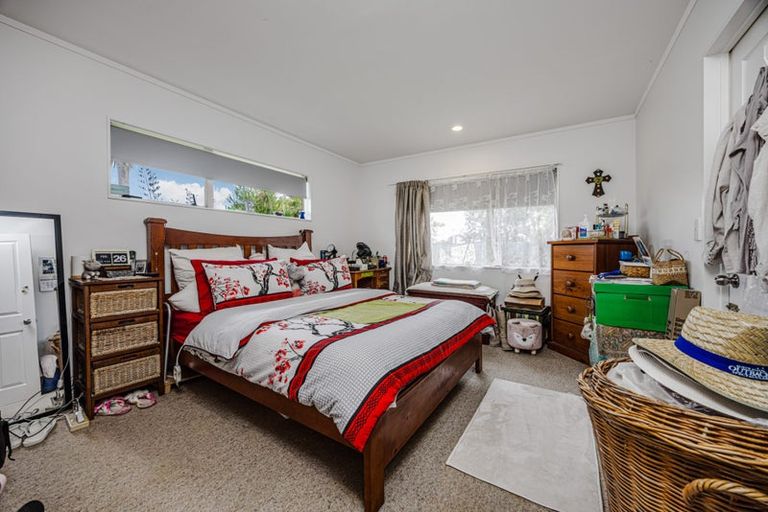 Photo of property in 23 Carlas Way, Ranui, Auckland, 0612