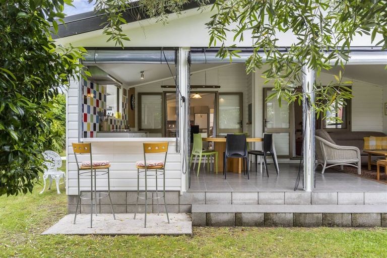 Photo of property in 218 Patuwai Drive, Whangamata, 3620