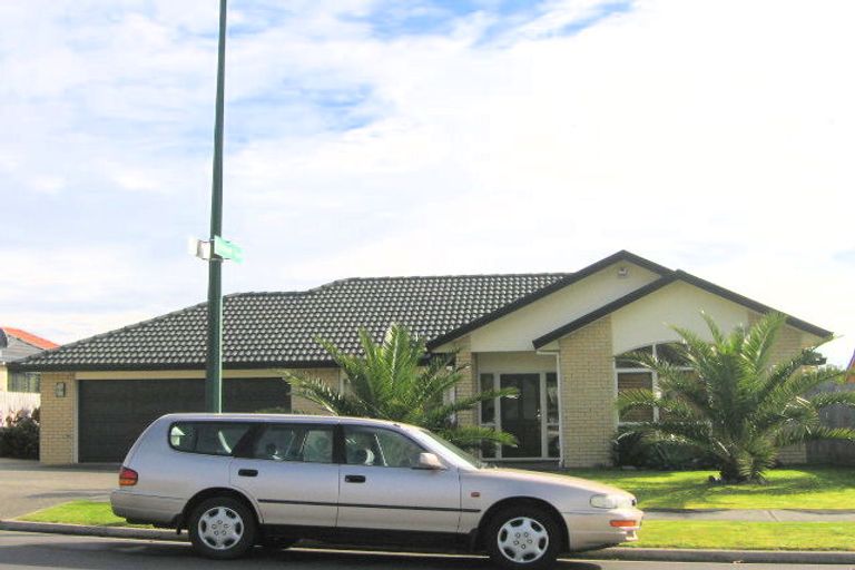 Photo of property in 43 Lansell Drive, East Tamaki Heights, Auckland, 2016