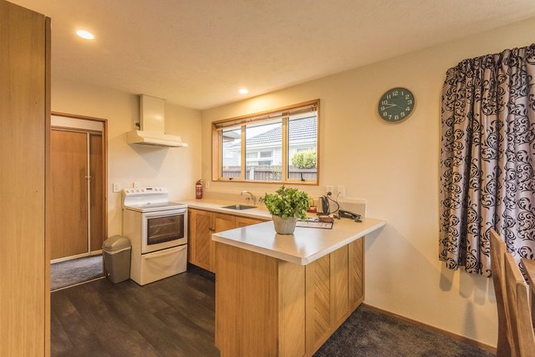 Photo of property in 35 Maxwell Street, Riccarton, Christchurch, 8041