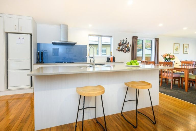 Photo of property in 8 Waterloo Crescent, Hokowhitu, Palmerston North, 4410