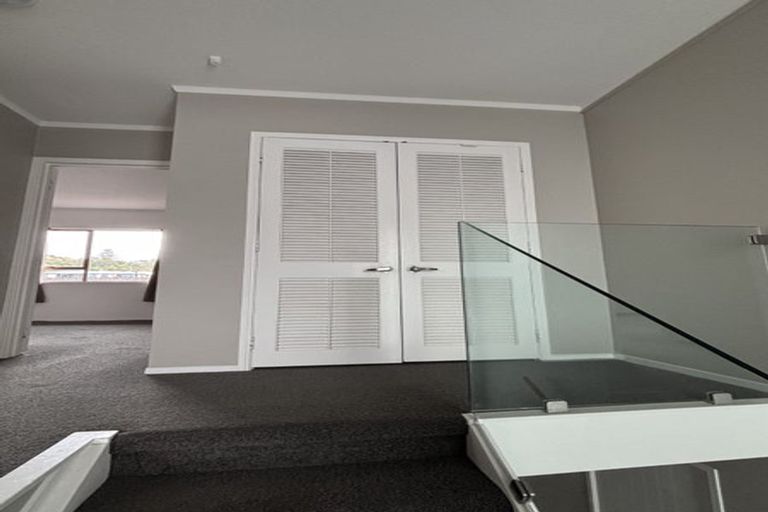 Photo of property in 2/772 Beach Road, Browns Bay, Auckland, 0630