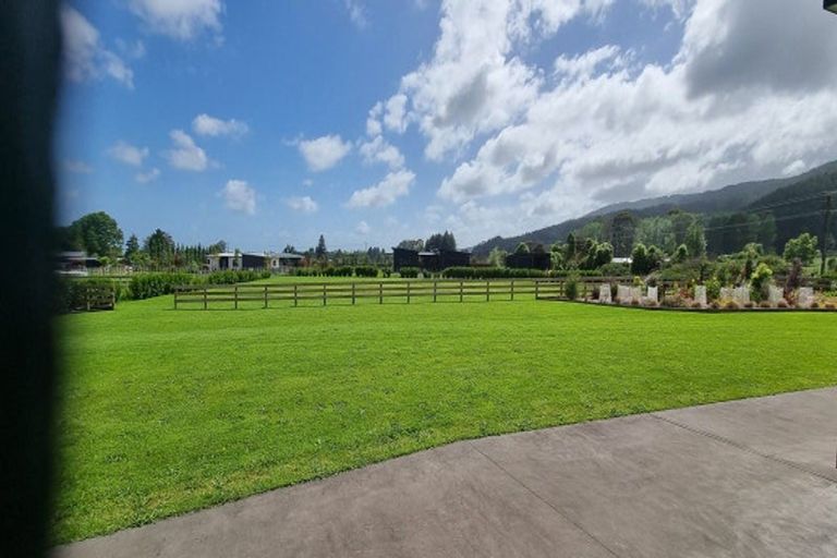 Photo of property in 152 Gladstone Road, Levin, 5571