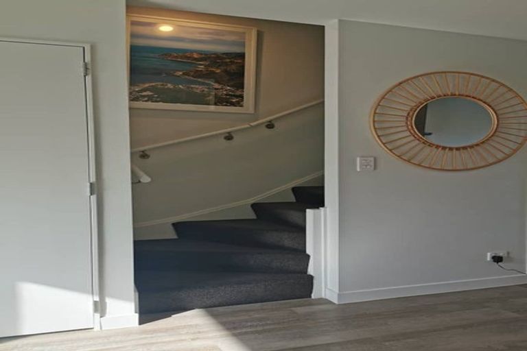 Photo of property in 129 Sunnyside Road, Sunnyvale, Auckland, 0612