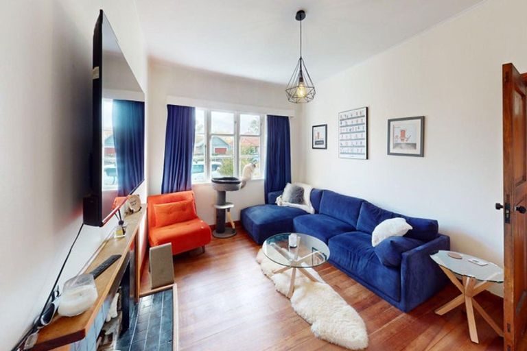Photo of property in 534 Featherston Street, Roslyn, Palmerston North, 4414