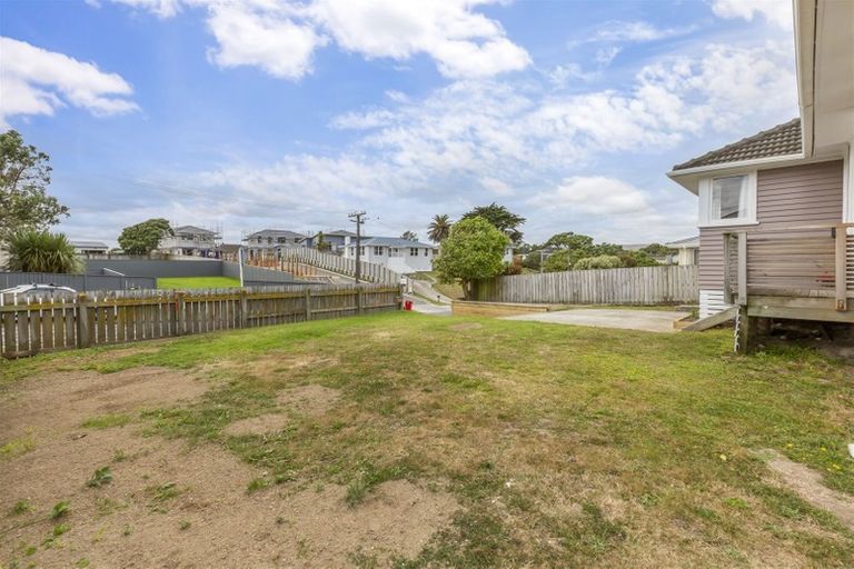 Photo of property in 2a Taupiri Crescent, Titahi Bay, Porirua, 5022