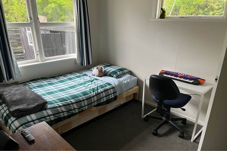 Photo of property in 34 Mark Avenue, Paparangi, Wellington, 6037