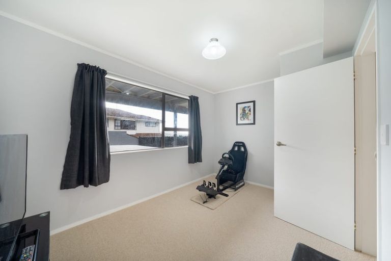 Photo of property in 60 Woodman Drive, Tawa, Wellington, 5028