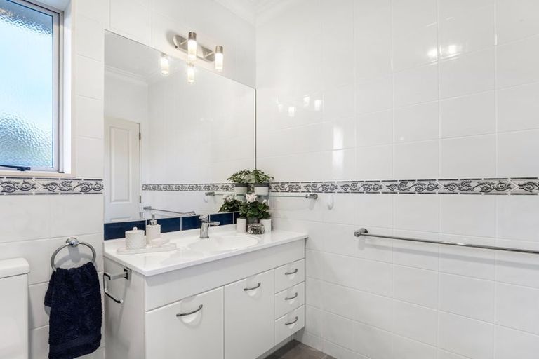 Photo of property in 152 Gravatt Road, Papamoa Beach, Papamoa, 3118