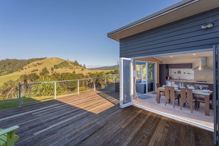 Photo of property in 16 Tironui Place, Whitianga, 3510