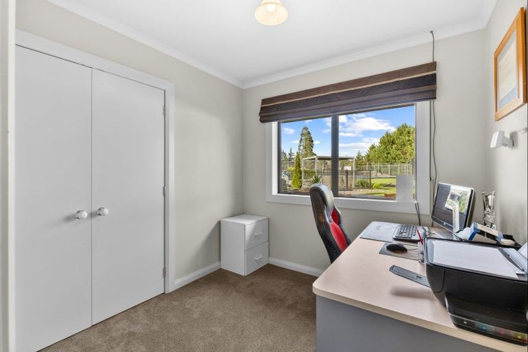 Photo of property in 44 Tutakarae Road, Kelvin Grove, Palmerston North, 4470