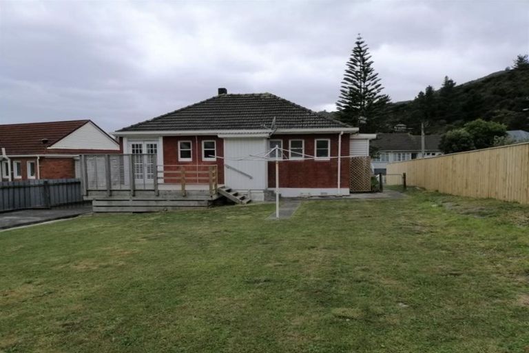 Photo of property in 30 Toomath Street, Naenae, Lower Hutt, 5011