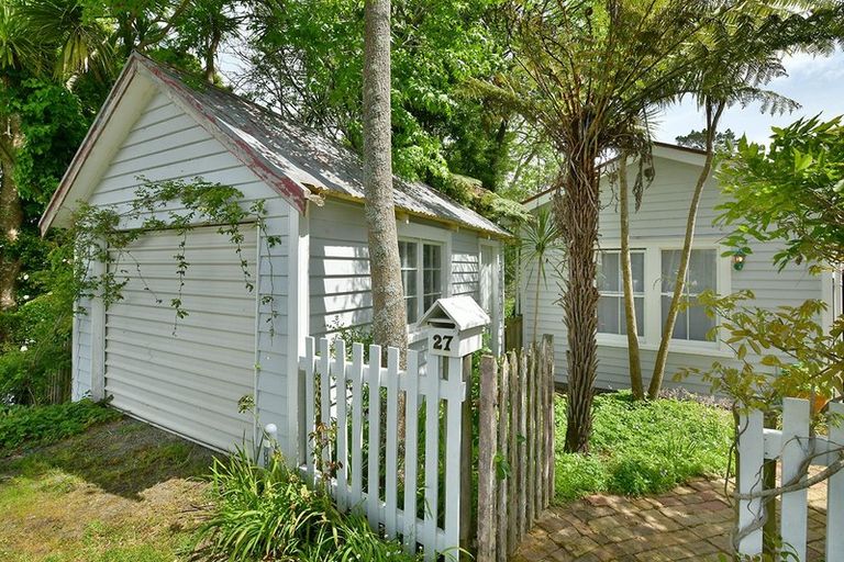 Photo of property in 27 Kowhai Street, Helensville, 0800