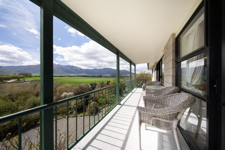 Photo of property in 31 Ahuriri Heights, Omarama, 9412