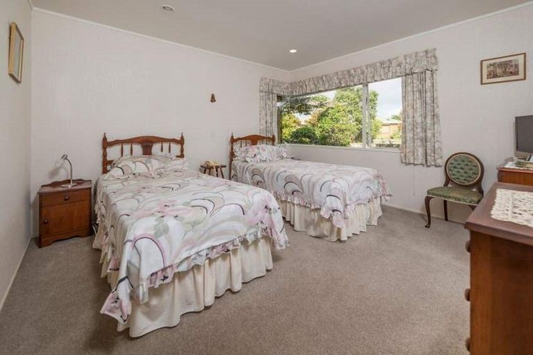 Photo of property in 63 Lakeside Drive, Orewa, 0931