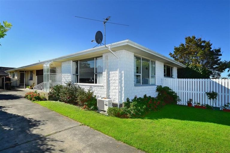 Photo of property in 28 Strathfield Avenue, Dallington, Christchurch, 8061