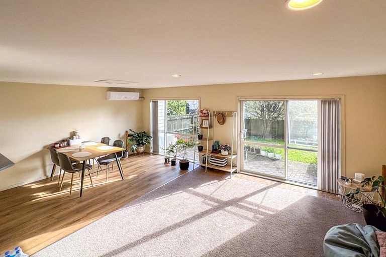 Photo of property in 7/78 Fernhill Way, Oteha, Auckland, 0632