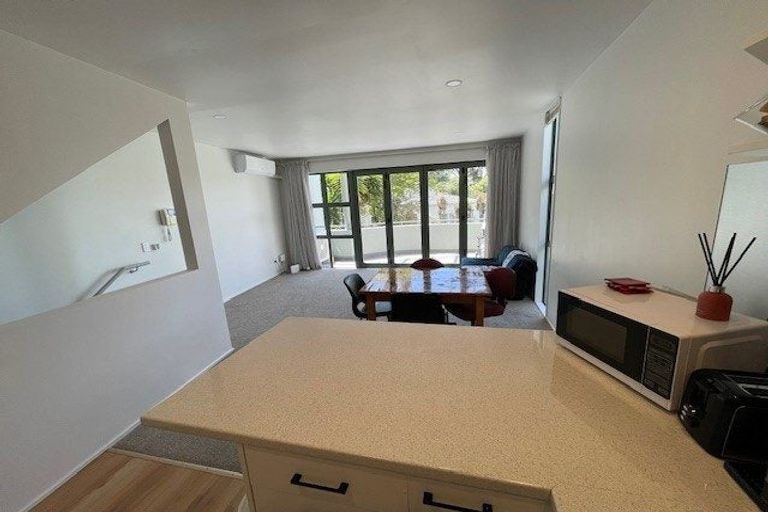 Photo of property in 6/19 Ocean View Road, Hillcrest, Auckland, 0627