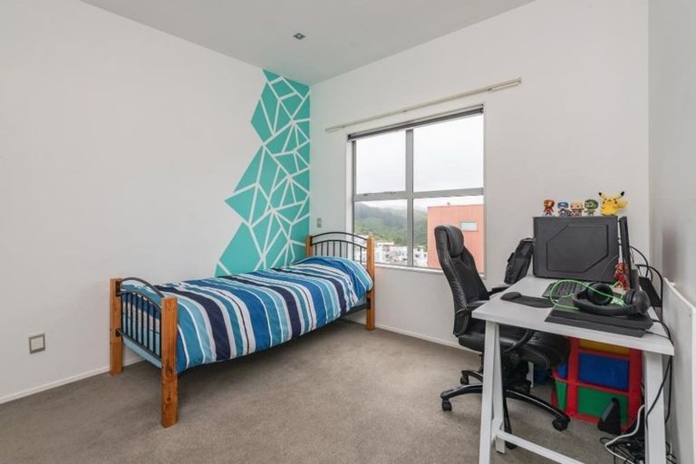 Photo of property in 55 Saddleback Grove, Karori, Wellington, 6012