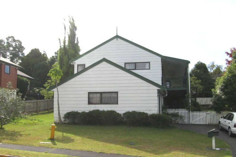 Photo of property in 10a Phillipa Place, Browns Bay, Auckland, 0630