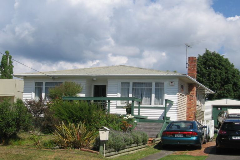 Photo of property in 44 Nikau Street, New Lynn, Auckland, 0600