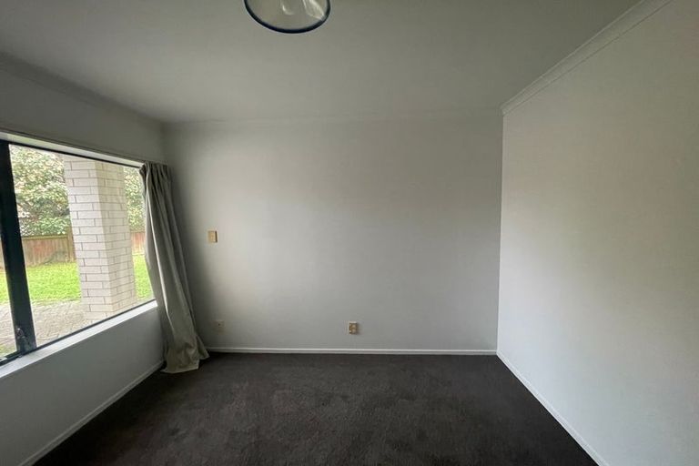 Photo of property in 15 Kalgan Place, Burswood, Auckland, 2013
