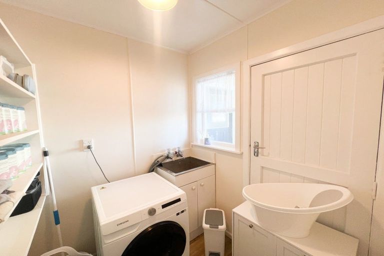 Photo of property in 34 James Street, Dannevirke, 4930