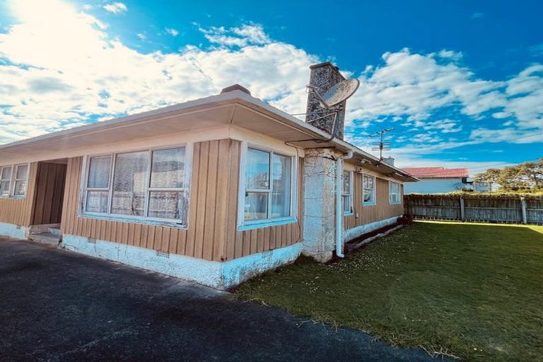 Photo of property in 9 Thomas Road, Mangere, Auckland, 2022