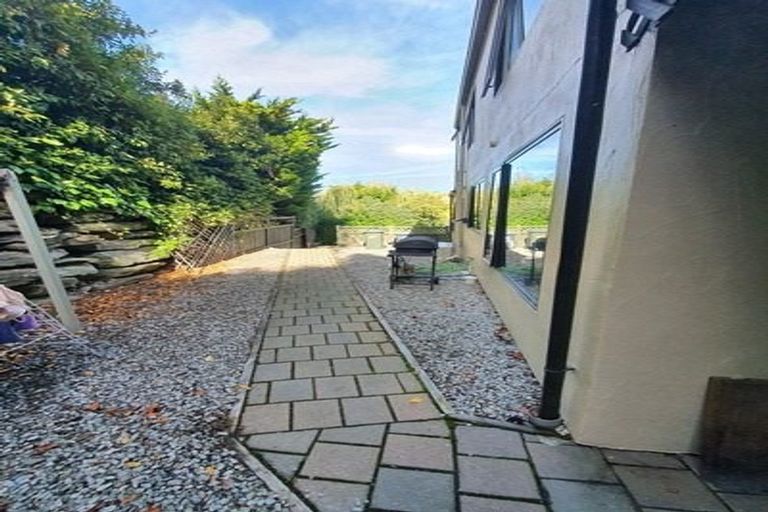 Photo of property in 10b Cameron Place, Fernhill, Queenstown, 9300