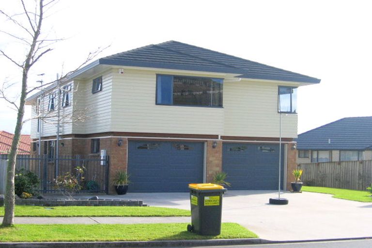 Photo of property in 39 Lansell Drive, East Tamaki Heights, Auckland, 2016