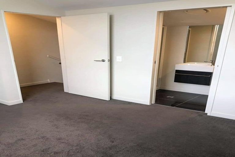Photo of property in 11/2u Stone Street, Miramar, Wellington, 6022
