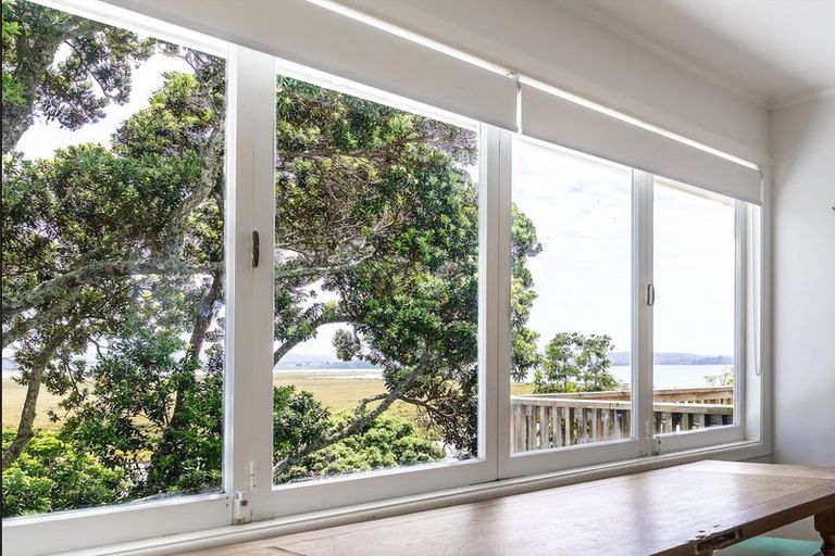 Photo of property in 40 Gill Avenue, Te Atatu Peninsula, Auckland, 0610