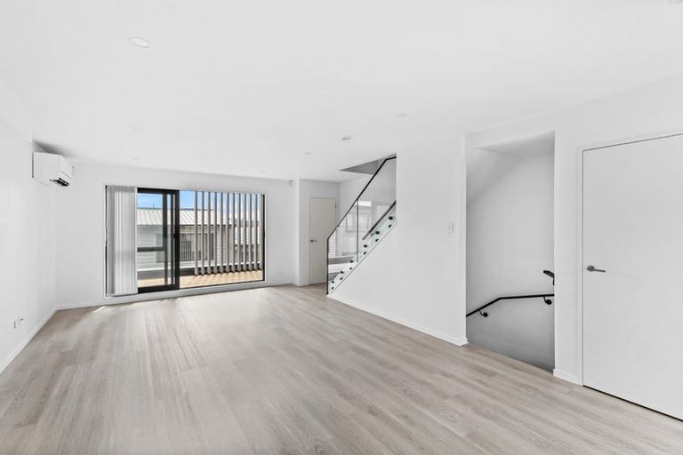 Photo of property in 4/53 Drake Street, Howick, Auckland, 2014