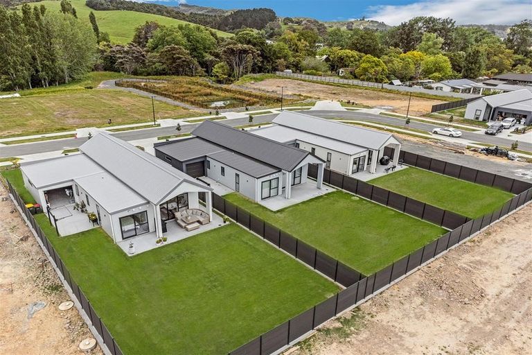 Photo of property in 2 Mataikokako Loop, Kawakawa Bay, 2585