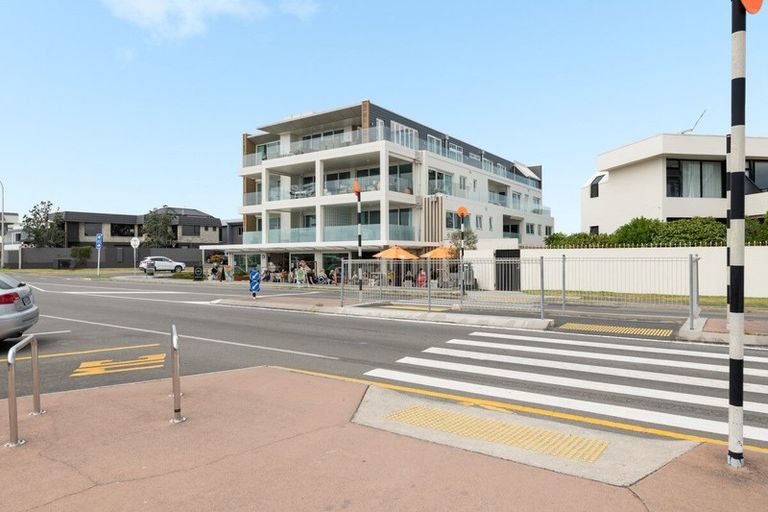 Photo of property in 154 Marine Parade, Mount Maunganui, 3116