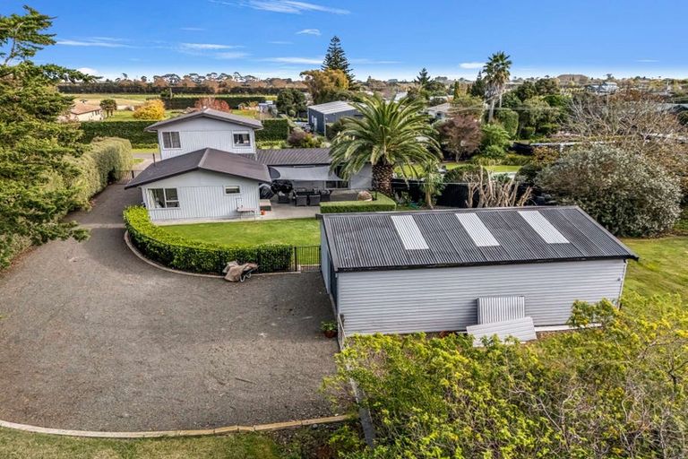 Photo of property in 37 Pitt Street, Clive, 4102