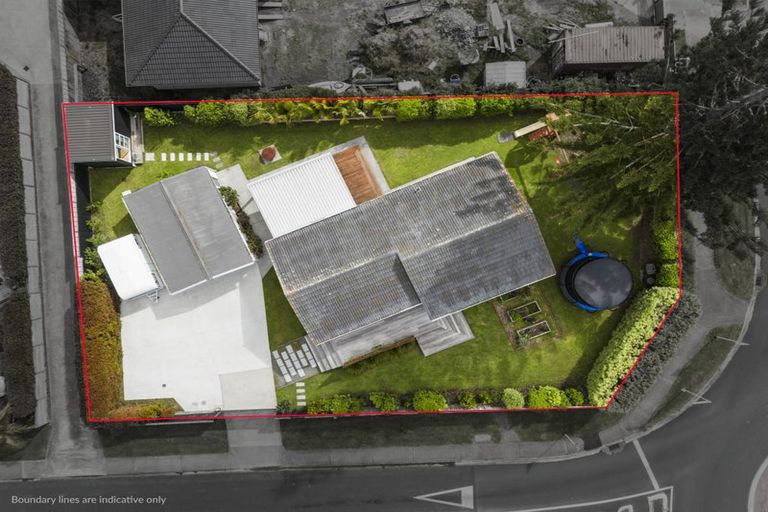 Photo of property in 2 Hatton Road, Orewa, 0931